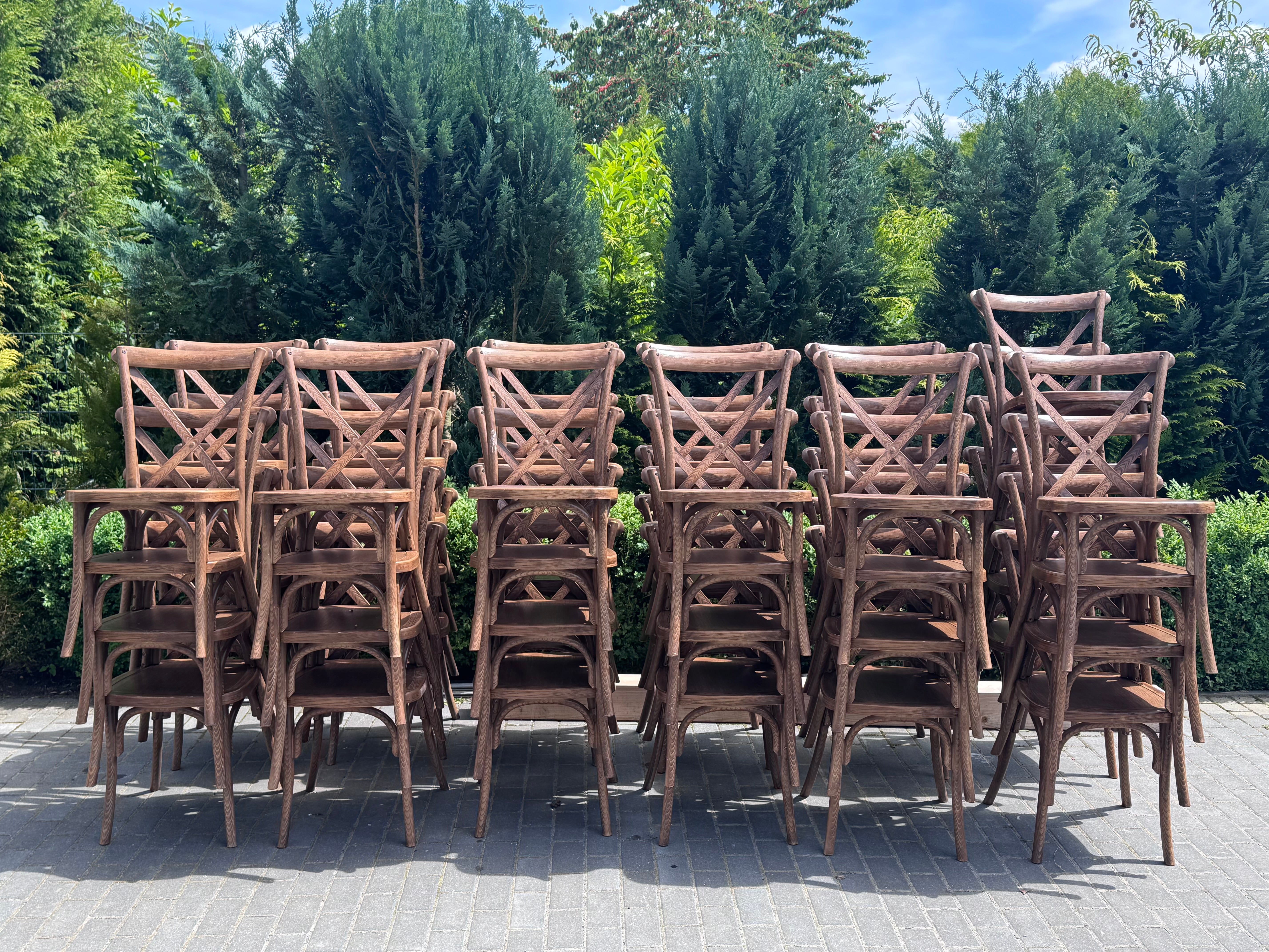Crossback-Hochzeitsstuhl mieten – Holzoptik für Hochzeit & Event